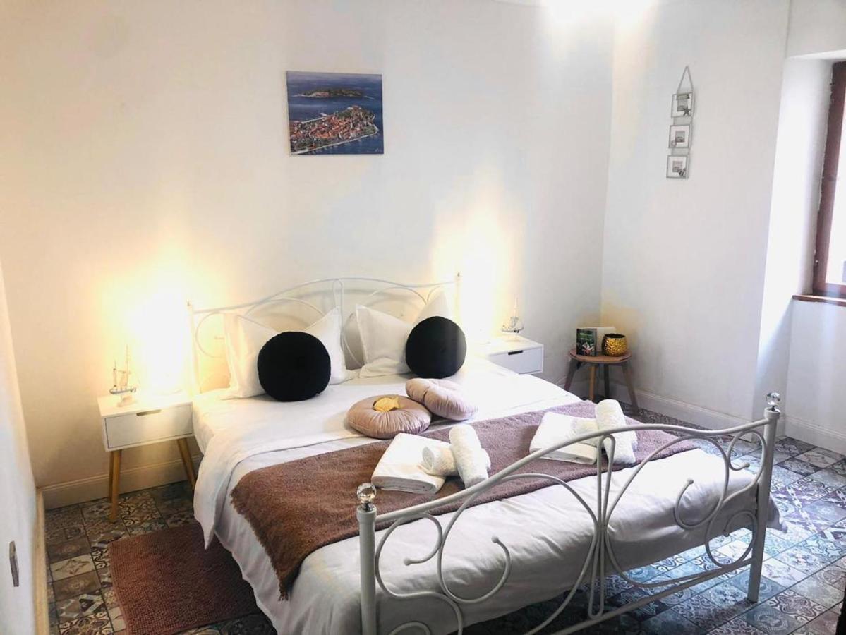 Istrian Stone House In The Heart Of The Beautiful Fishing Village Fazana - Only Few Steps From The Sea And The Wonderful Beach - Incl Plasma-Quad-Plus-Filter Against C O V I D Dış mekan fotoğraf