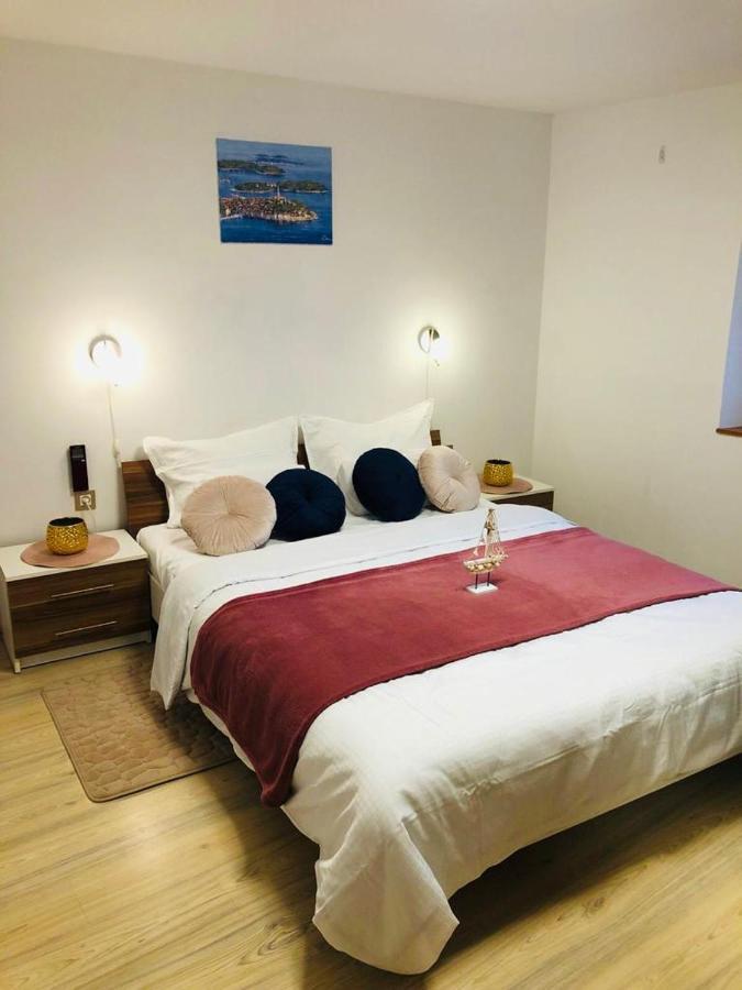 Istrian Stone House In The Heart Of The Beautiful Fishing Village Fazana - Only Few Steps From The Sea And The Wonderful Beach - Incl Plasma-Quad-Plus-Filter Against C O V I D Dış mekan fotoğraf